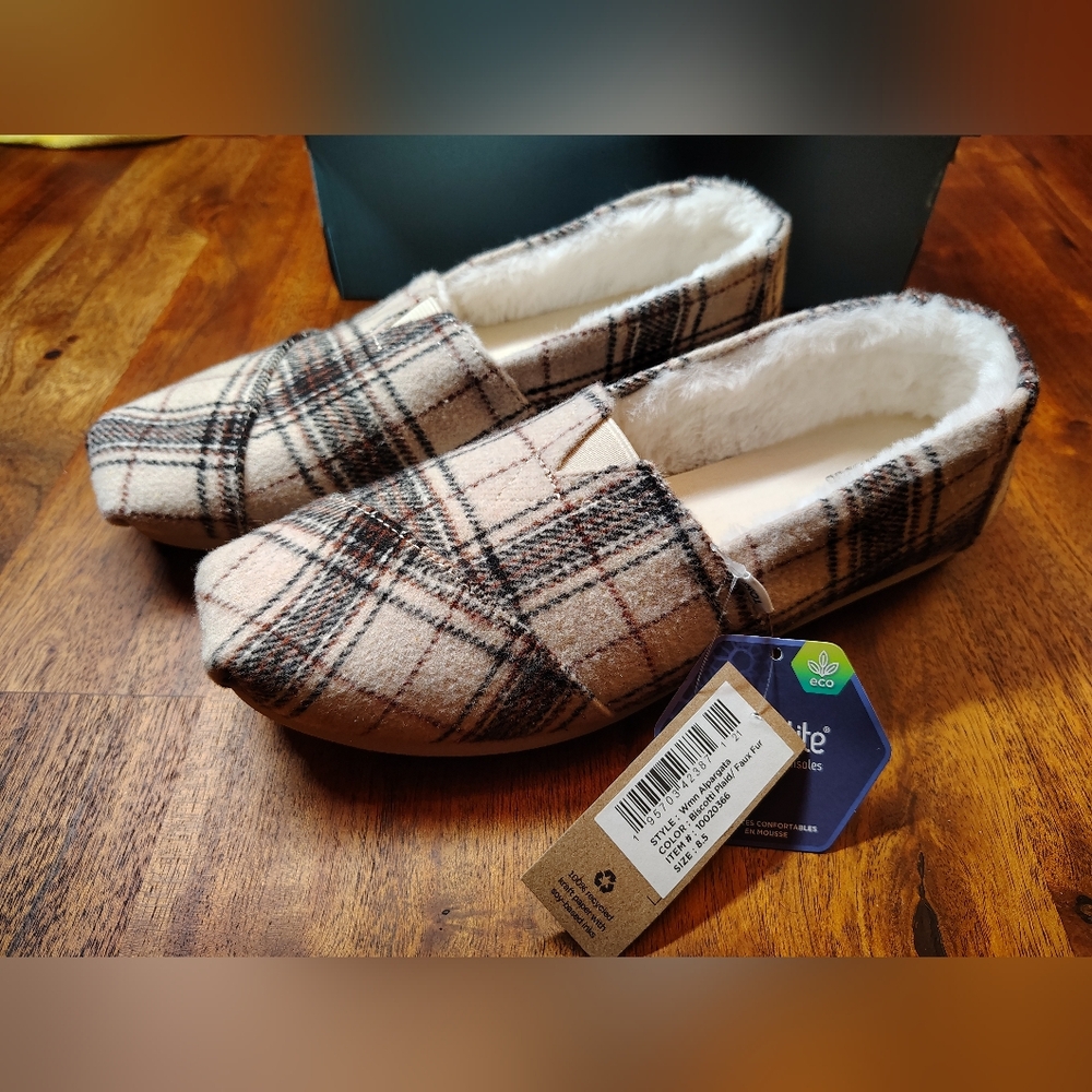NWT TOMS Cozy Chenille Faux Fur Lined Slip On Alpargatas in Biscotti Plaid, 8.5 - Picture 5 of 10